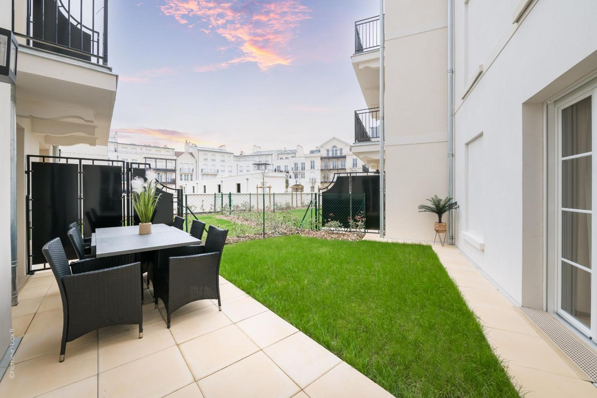 Columbus Garden By Plaza Apartment Serris Bagian luar foto